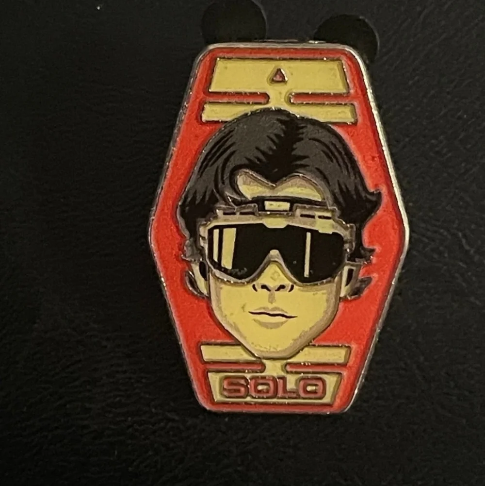 Star Wars Red and Gold Solo Pin